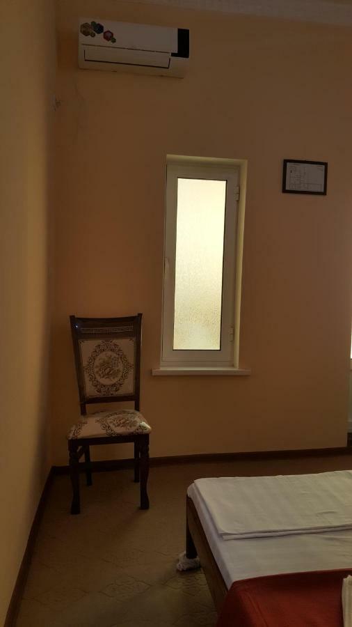 Amir-Yaxyo Hotel Bukhara Esterno foto